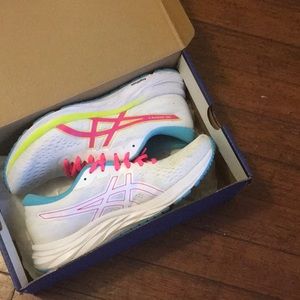 ASICS 8.5 Sneakers